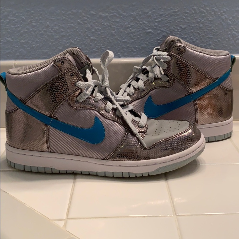 Nike High Tops size 8